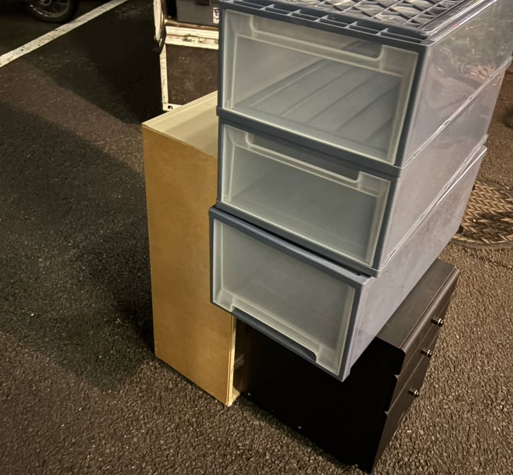 住吉区 ガレージの衣装ケース処分